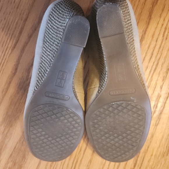 AEROSOLES Cream Wedge Heels - Picture 8 of 10